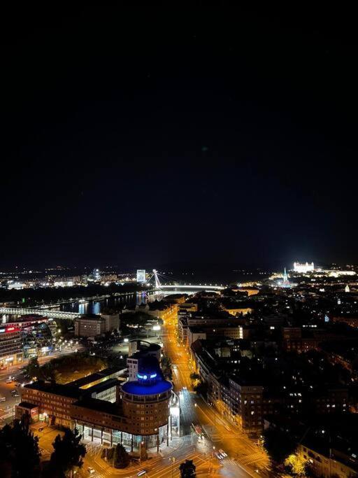 Апартаменти Sky-park Flat&parking *